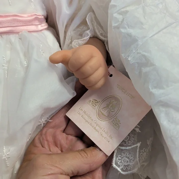 Pristine Lee Middleton Original Porcelain Doll Heavenly Collectible - Picture 5 of 16